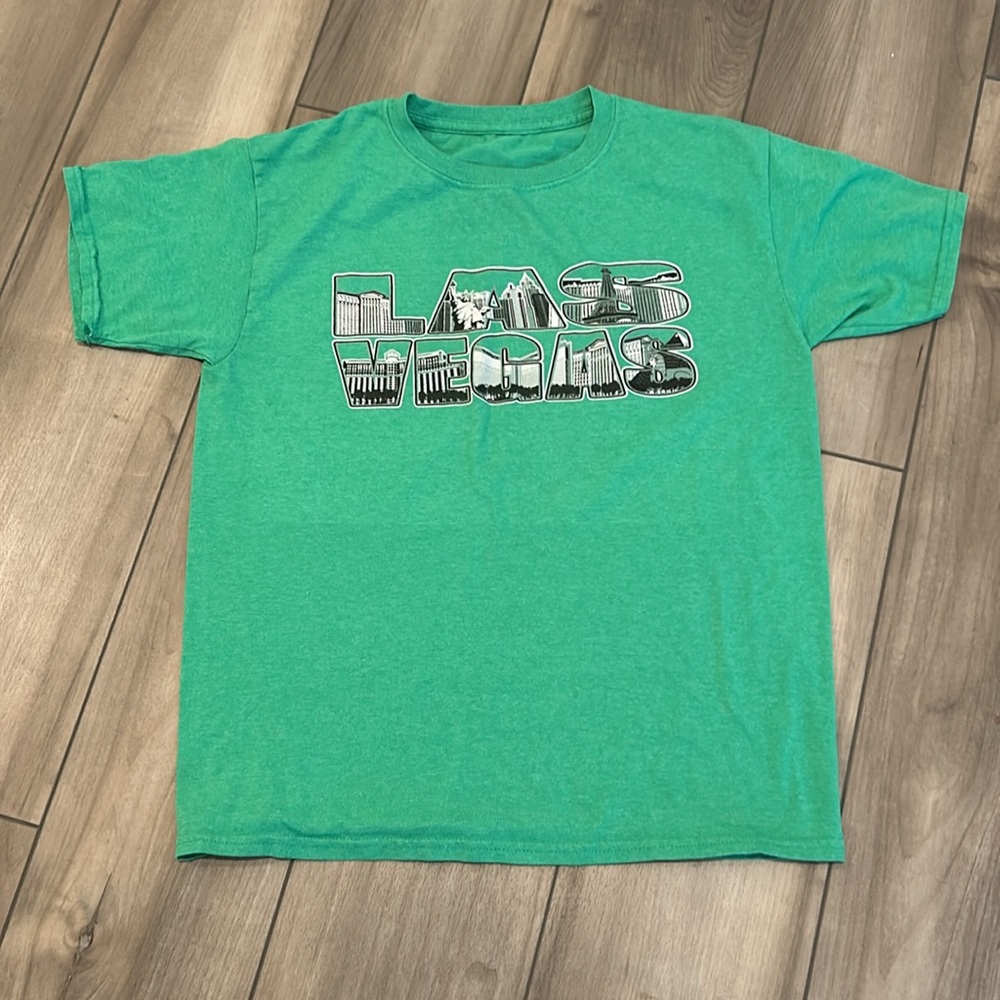 Green Las Vegas Nevada Men's graphic Logo T-shirt Preloved Size Small - Picture 2 of 4